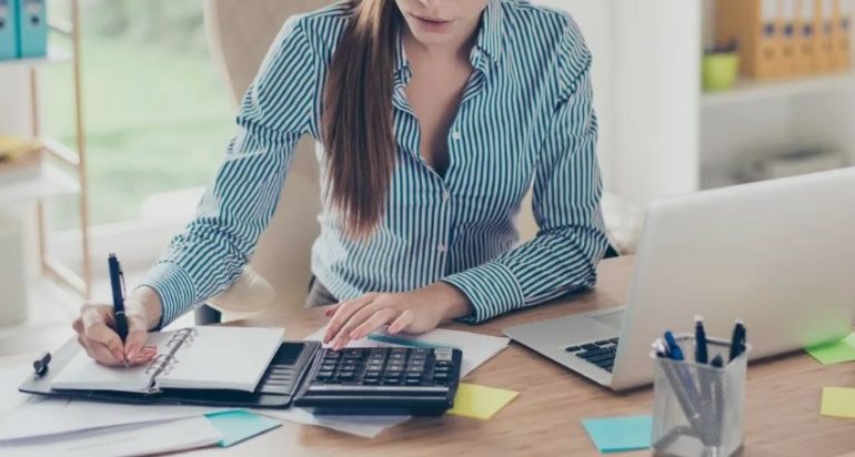 Как контролировать работу аутсорсинговой компании: чек-лист для клиента в 2025 году