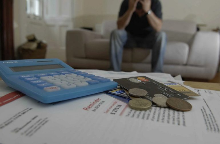 Что делать, если ежемесячные платежи по долгам стали слишком тяжелыми